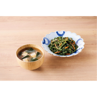 わかめの味噌汁と茎わかめの炒め物