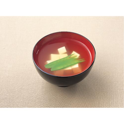 豆腐と絹さやのお吸いもの