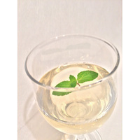 にごりワイン雛にミントを浮かべて