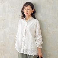 総刺しゅうスタンド襟配色ボタンブラウス　オフホワイト　ML