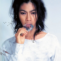 CD　UA／ILLMINATE　the　very　best