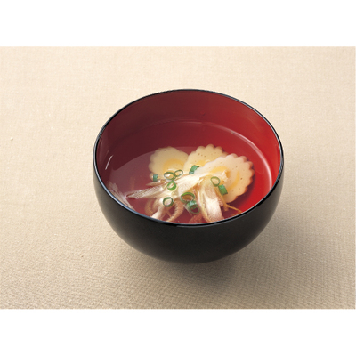 なると巻とミョウガのお吸い物