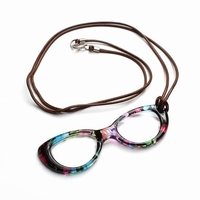 めがね型ルーペペンダント