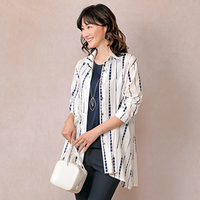 綿混プリントシャツチュニック　オフホワイト×ネイビー　ML