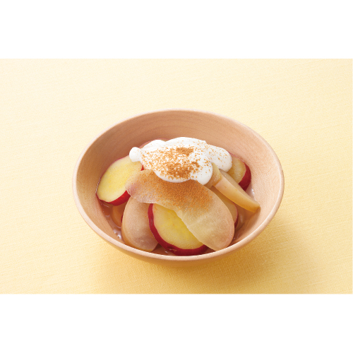 さつまいもとりんごの甘煮ヨーグルト添え