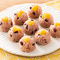 栗入りひとくち赤飯