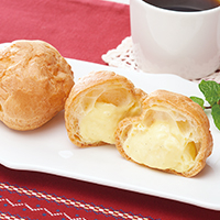 たっぷりカスタードのシュークリーム